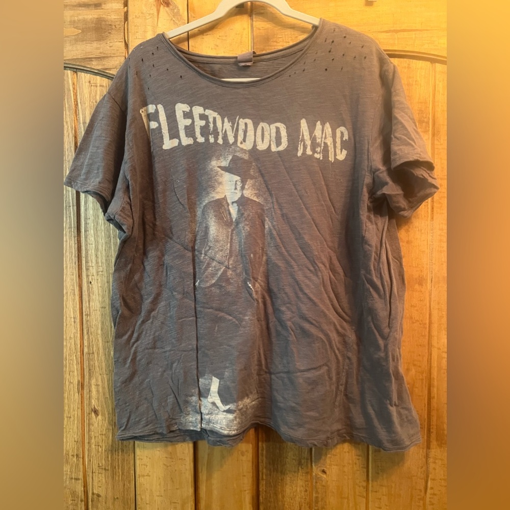 SOLD OUT ONLINE MAGNOLIA PEARL Fleetwood Mac tee